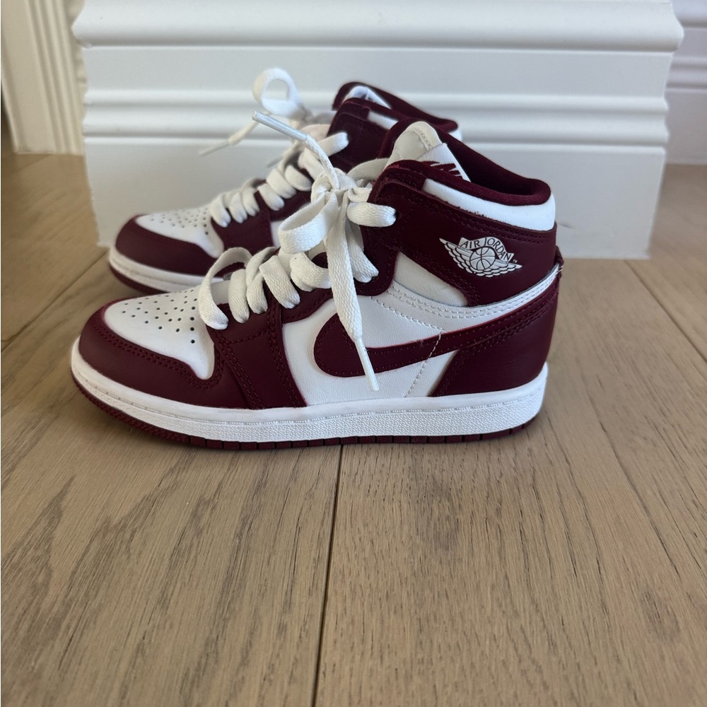 Jordan Kids Sneakers - White and Maroon
